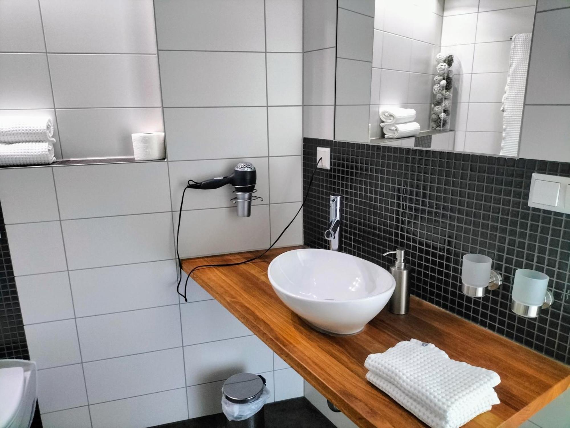 Alte Stadtmauer - Apartment Зинсхайм Экстерьер фото